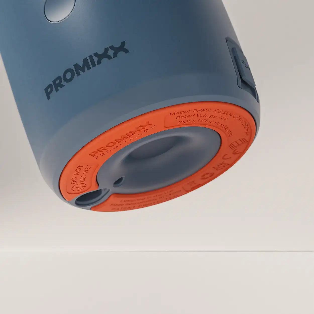 intelligent-cordless-portable-blender-n9 ICB_fullAssembly_midnightBlue_3_3_baseFoot_edit.webp