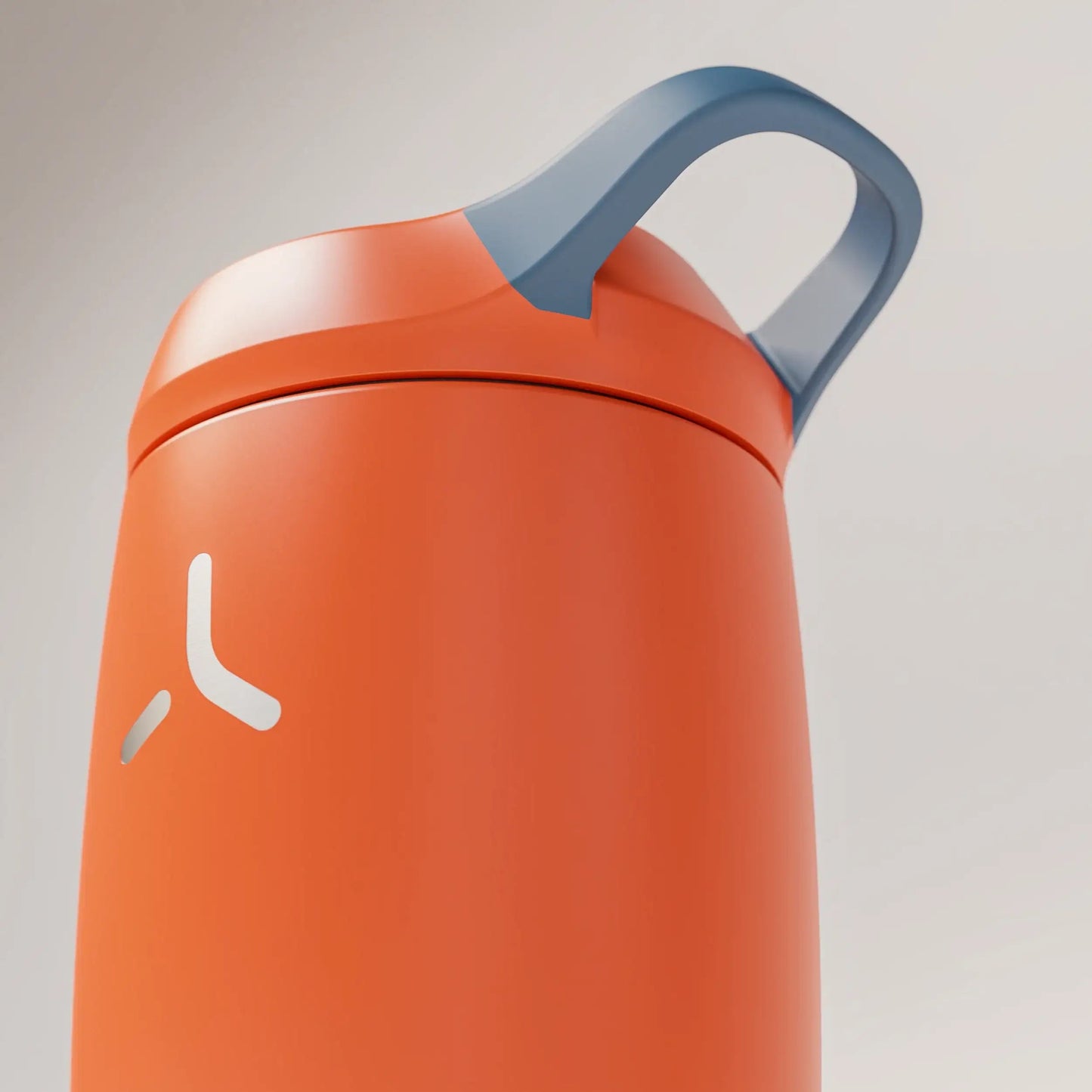 insulated-performance-shaker-bottle-h0 SHKR_18550_dwSS-S1.1_burntOrange_midnightBlue_1_4_xLowLoop_edit.png