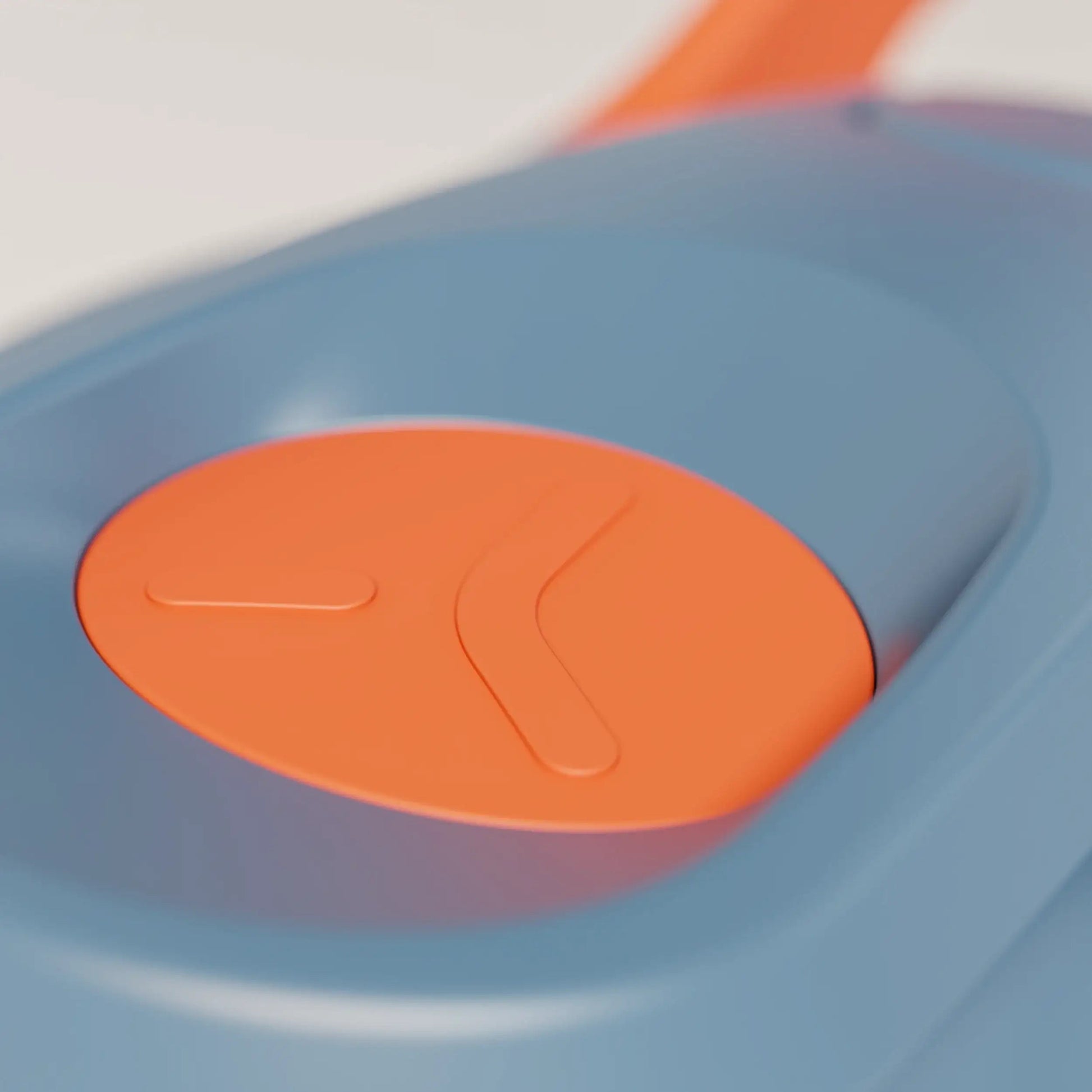 ecozen-performance-shaker-bottle-r7 SHKR_24700_P-S1.1_midnightBlue_burntOrange_1_11_xInsertCloseup_edit.png